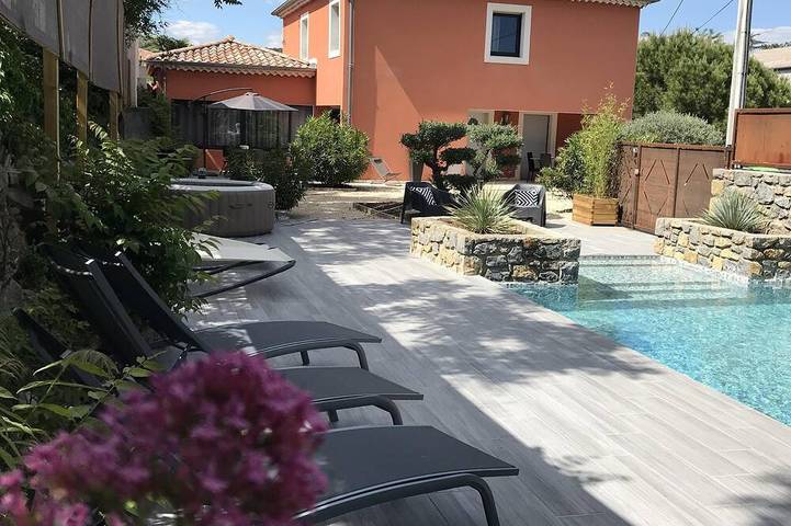 Location de vacances pour 8 personnes, avec Terrasse et Jardin à Aubenas