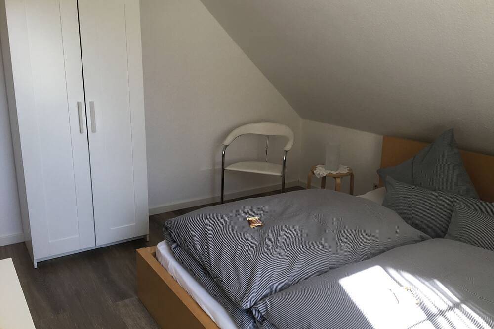 Ganze Wohnung, Ferienwohnung 'Haus Albsicht' mit Balkon und Wlan in Mössingen, Neckar-Alb