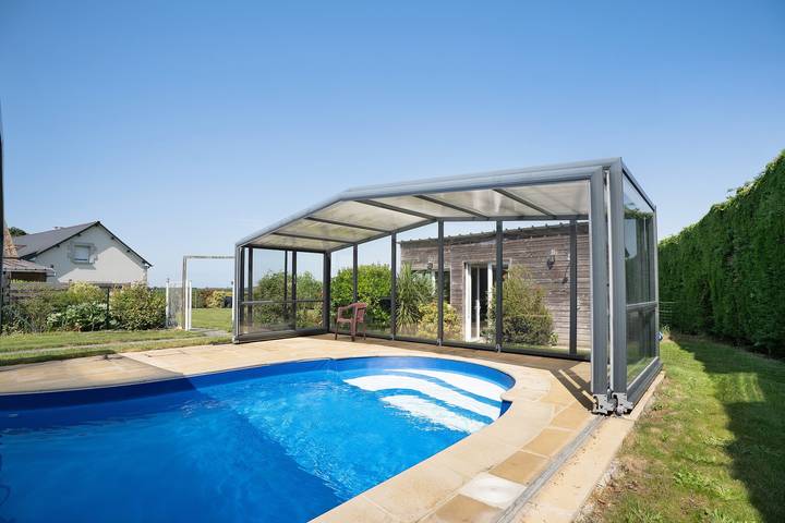 Gîtes des Lacs – Le Muscat: Gemeinschaftspool, Sauna & Whirlpool, private Terrasse, Wlan in Jugon-les-Lacs, Dinan und Umgebung