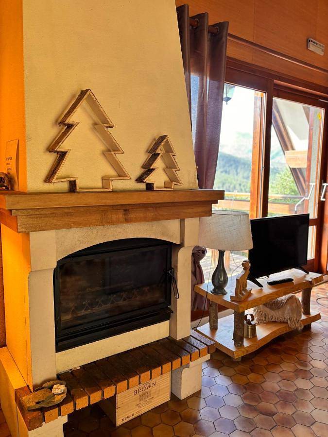 Adorable Chalet Sur le lac de Payolle in Payolle, Campan