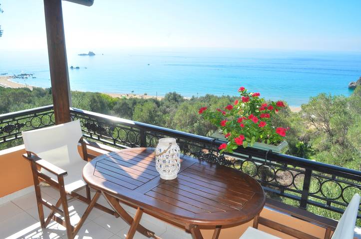 Ferienwohnung für 5 Personen, mit Ausblick und Meerblick sowie Garten