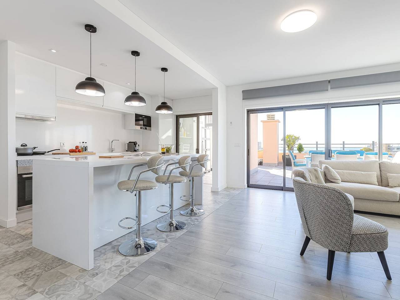 Entire apartment, Dream penthouse in Praia da Rocha, air conditioning, pools and tennis court in Praia da Rocha, Portimão