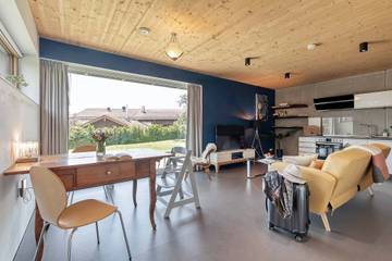 Ferienwohnung für 4 Personen, mit Seeblick und Garten, kinderfreundlich in Gstadt am Chiemsee