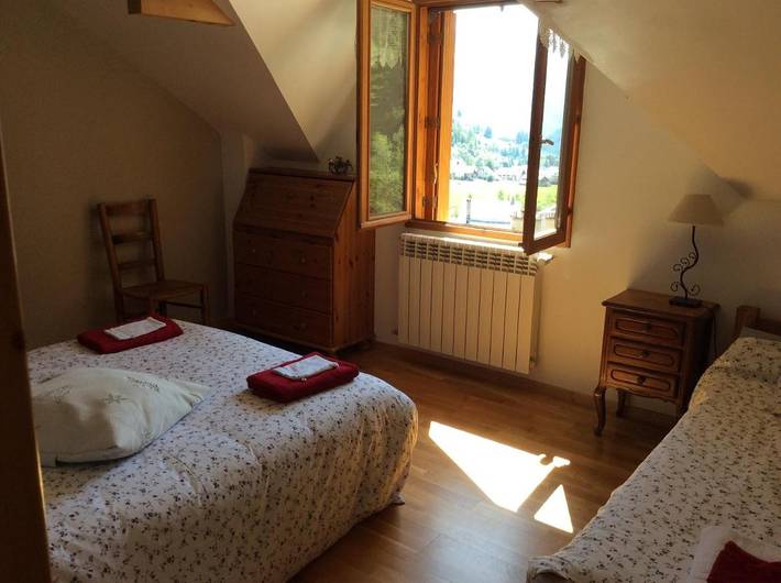 Chambre d’hôte pour 3 personnes, avec Balcon et Terrasse ainsi que Bassin pour enfant et Vue