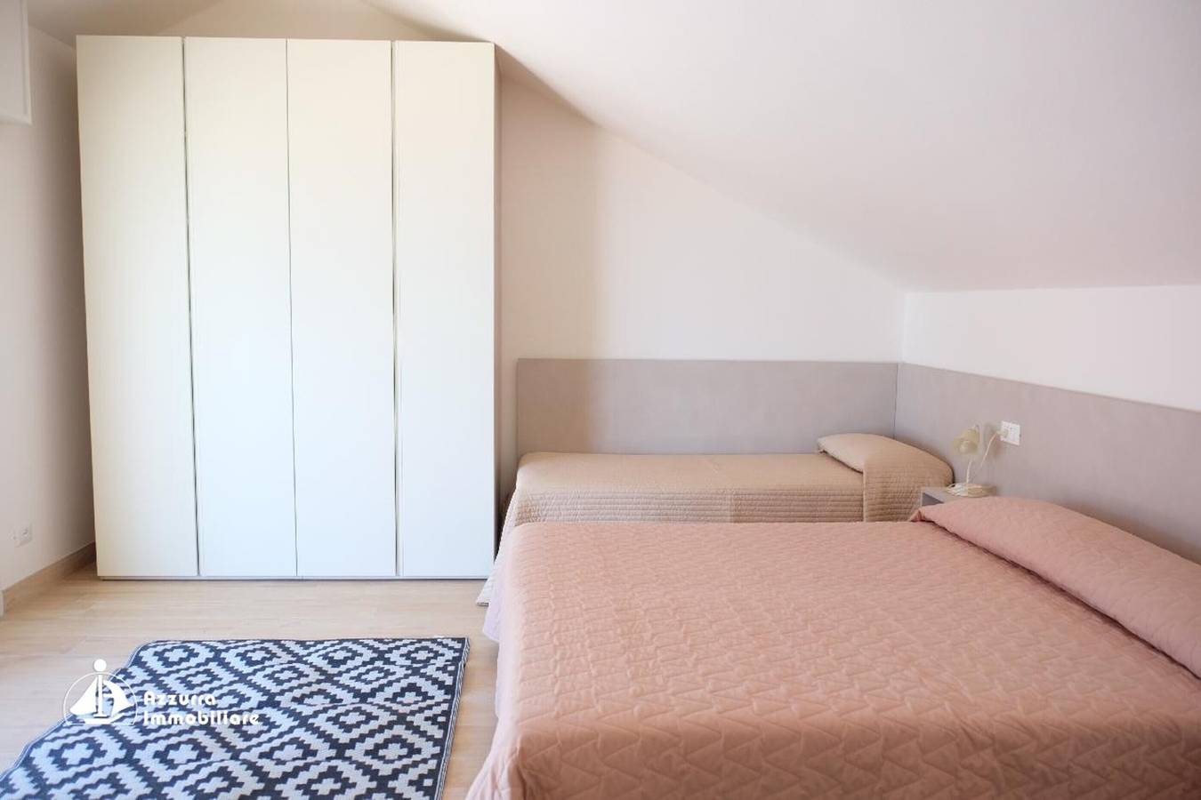 Ganze Wohnung, Ferienwohnung 'Condominio Carducci 405' mit Meerblick und privaten Terrassen in Lido di Jesolo, Jesolo