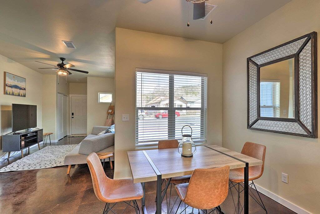 Modern Retreat: 3 Blocks to Dtwn Williams + Rte 66 in Williams (Arizona), Coconino Nationalwald