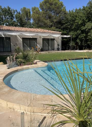 Chambre d’hôte pour 2 personnes, avec jardin et piscine à Saint-Cannat