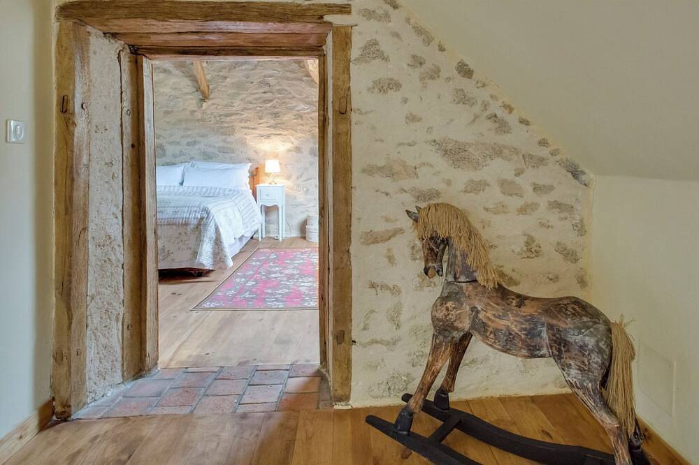 La Josselyn Beau Cottage De Caractère (1) avec Piscine 10x5 in Cromac, Région de Bellac