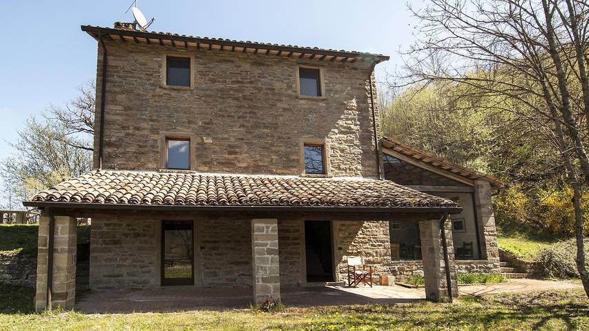 Casa vacanza per 6 persone, con terrazza e piscina nonché giardino, con animali domestici in Borgo Pace