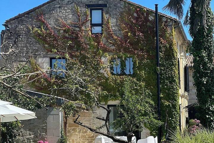 Location de vacances pour 19 personnes, avec Jardin et Piscine dans Saint-Gervais (Gironde)