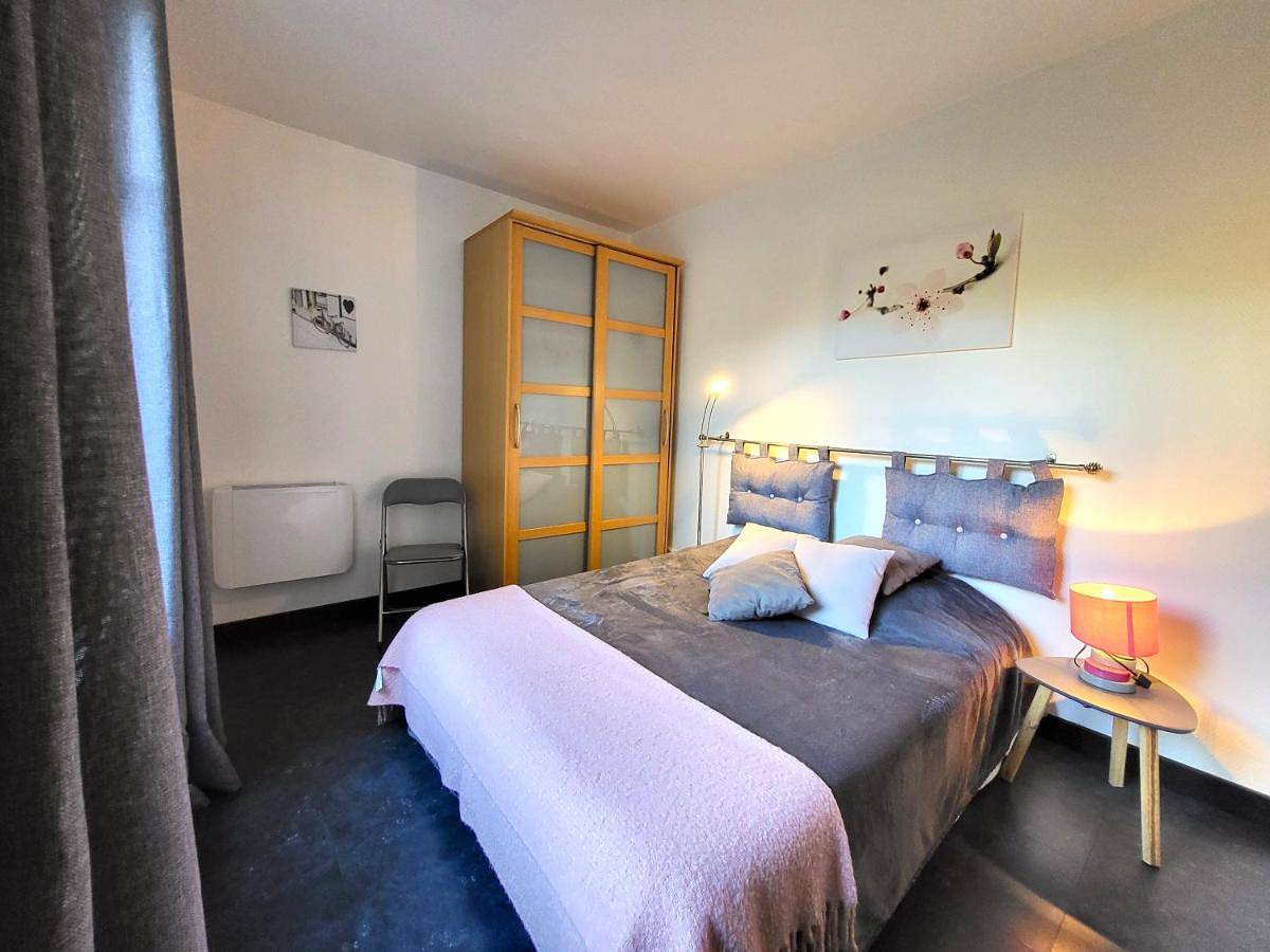 Appartement entier, La Perla : F2 sans vis-à-vis, au pied du Rer B in Gif-sur-Yvette, Parc naturel régional de la Haute Vallée de Chevreuse