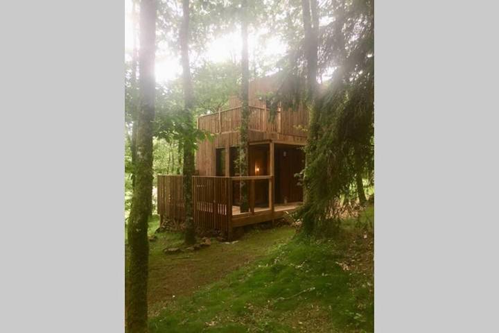 Maison de vacances pour 2 personnes, avec Balcon et Terrasse ainsi que Jardin et Vue à Saint-Junien