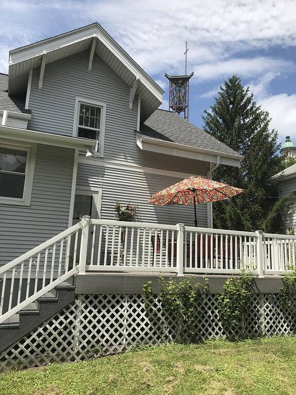 Ort! Ort! Ort! 5 Schlafzimmer Haus 1 Block von der Innenstadt von Decorah in Decorah, Winneshiek County