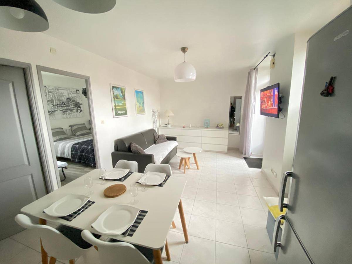 Appartement entier, One-Bedroom House in Carquefou, Région de Nantes