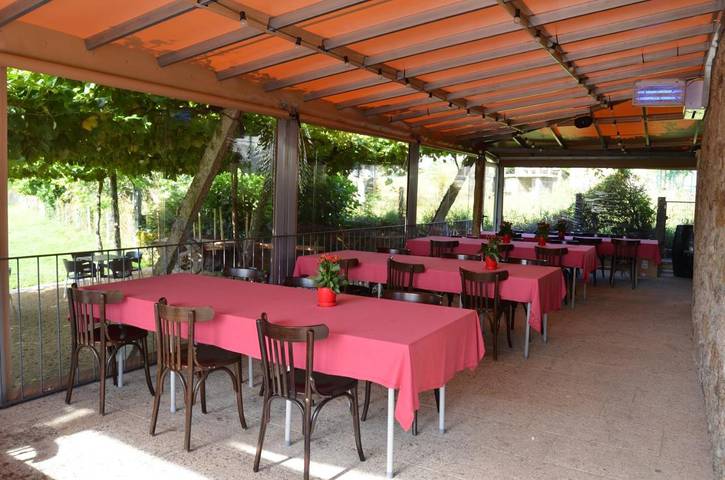 Casa rural con piscina para 3 personas, con piscina además de vistas y jardín en Provincia de La Coruña - 2