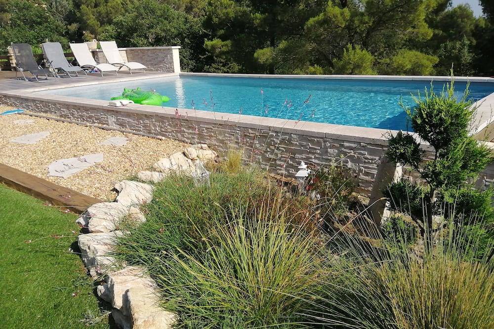 Haus inmitten der Natur mit außergewöhnlicher Aussicht in Velleron, Parc naturel régional du Mont-Ventoux