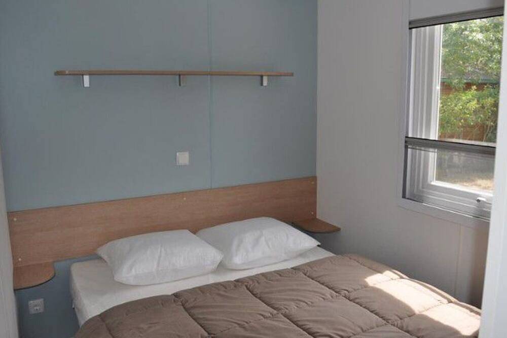 Mobil-home confortable avec terrasse pour 4 personnes in Le Boulou, Région de Céret