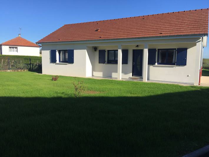 Gîte pour 4 personnes, avec Terrasse ainsi que Jardin et Piscine