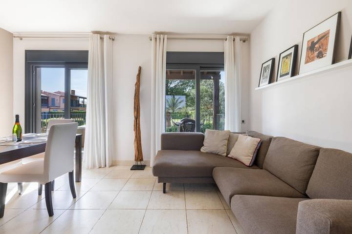 Location de vacances pour 5 personnes, avec jardin et vue sur le lac, adapté aux familles dans Bonmont Terres Noves - 3