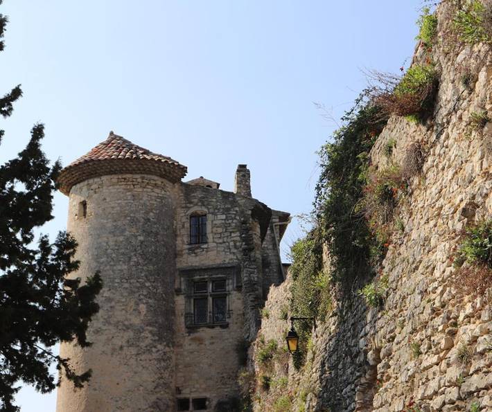 Appartement de vacances pour 6 personnes, avec jardin ainsi que vue et piscine