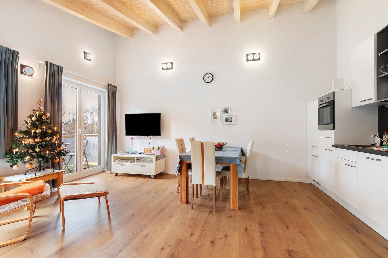 Ganze Wohnung, Rosensteinferien zentral gelegen mit Bergblick und Balkon in Lautern, Heubach