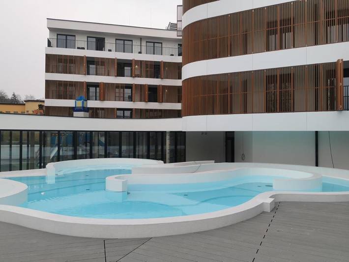 Ferienwohnung für 4 Personen, mit Balkon und Whirlpool sowie Terrasse und Garten in Międzyzdroje