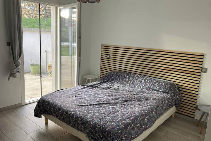 Location de vacances pour 6 personnes, avec terrasse et jardin à Vesseaux - 3