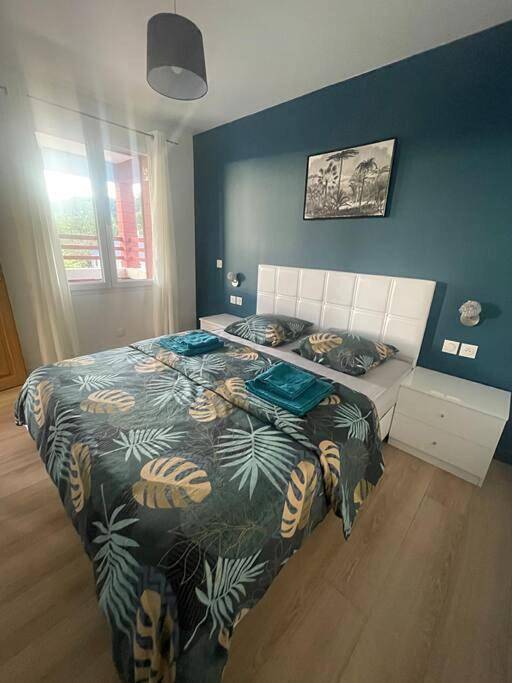 Appartement entier, One-Bedroom Apartment in Villiers-le-Bel, Val-d'Oise