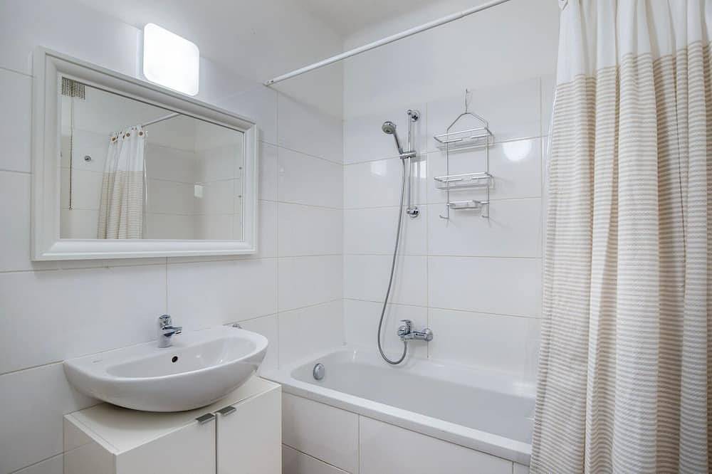 Ganze Wohnung, Dreamy Innere Stadt 1Br w/ Elevator, Furnished, by Blueground in Wien Innenstadt, Wien