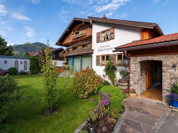 Ferienwohnung für 2 Personen, mit Balkon, kinderfreundlich im Mittenwald