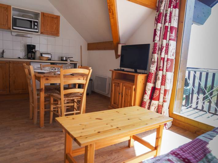 Gîte pour 4 personnes à Montgellafrey - 3