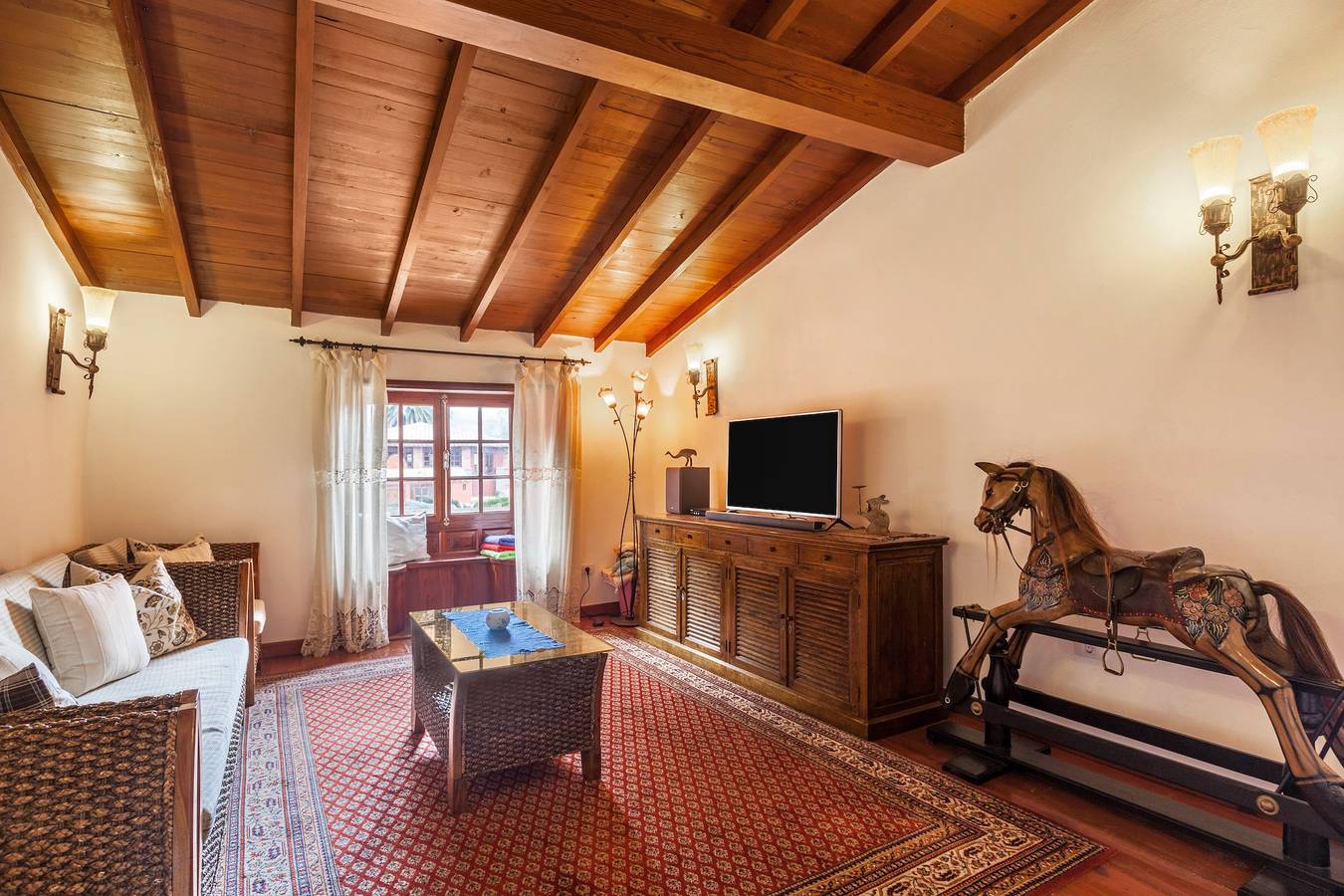 Finca "Los Viñedos Casa Rural" con vista mare, piscina comune, Wi-Fi, terrazza e giardino in La Caridad, Tacoronte