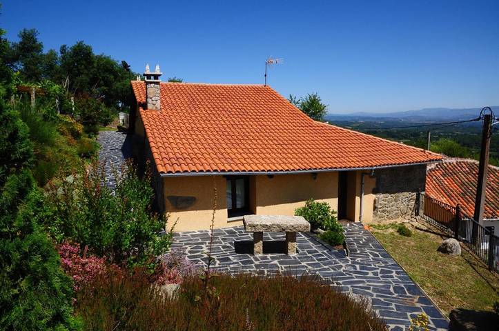 Casa rural para 14 personas, con Balcón además de Terraza y Jardín en Ribeira Sacra