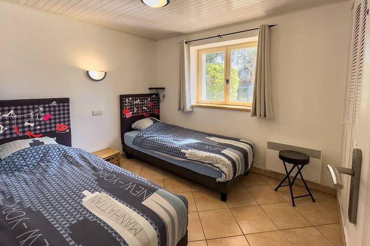 Appartement entier, Magnifique appartement 3 étoiles dans villa proche Cannes, Airco-WIFI-Jardin-BBQ in Mandelieu-la-Napoule, Côte méditerranéenne (France)
