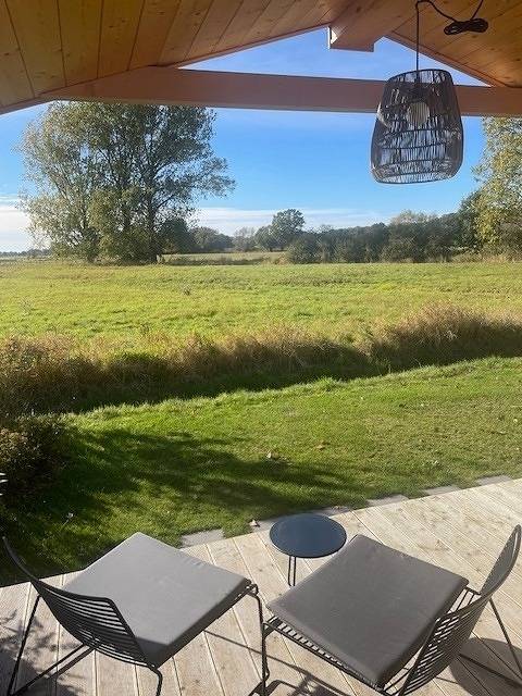 Modernes Tiny House an der Elbe mit Blick ins Grüne in Bleckede, Mecklenburgisches Elbetal