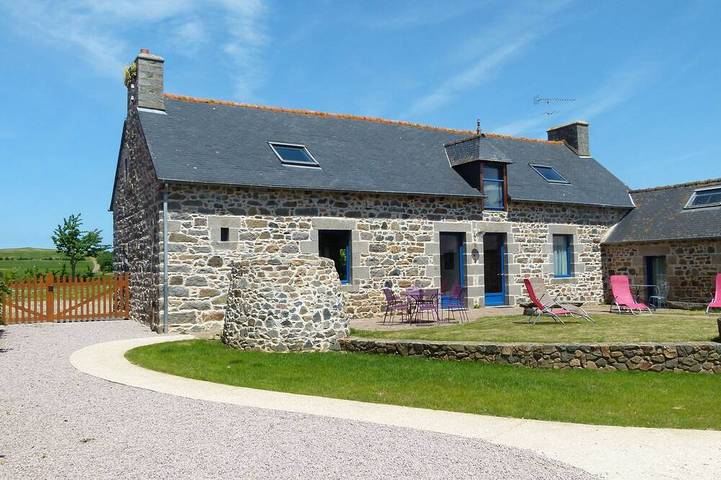 Gîte pour 14 personnes, avec Terrasse et Jardin dans Plage De La Granville
