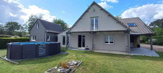 Gîte pour 10 personnes, avec jardin et piscine à Champagné (Sarthe)