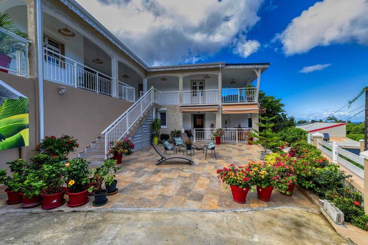 Ferienwohnung für 4 Personen, mit Pool und Balkon - 1