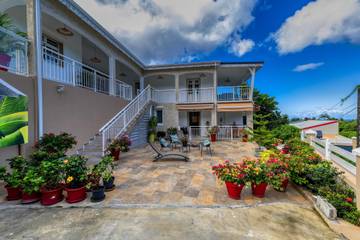 Gîte pour 4 personnes, avec piscine et balcon à Pointe-Noire