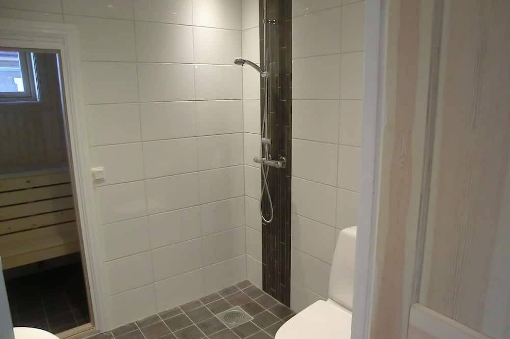 Block-Ferienhaus mit am See mit hohem Standard in Lindesberg, Örebro und Umgebung