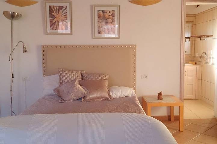 Entire apartment, Beautiful sunshine in the large outdoor area, romantic for 2 people in Playa de San Juan, Guía de Isora