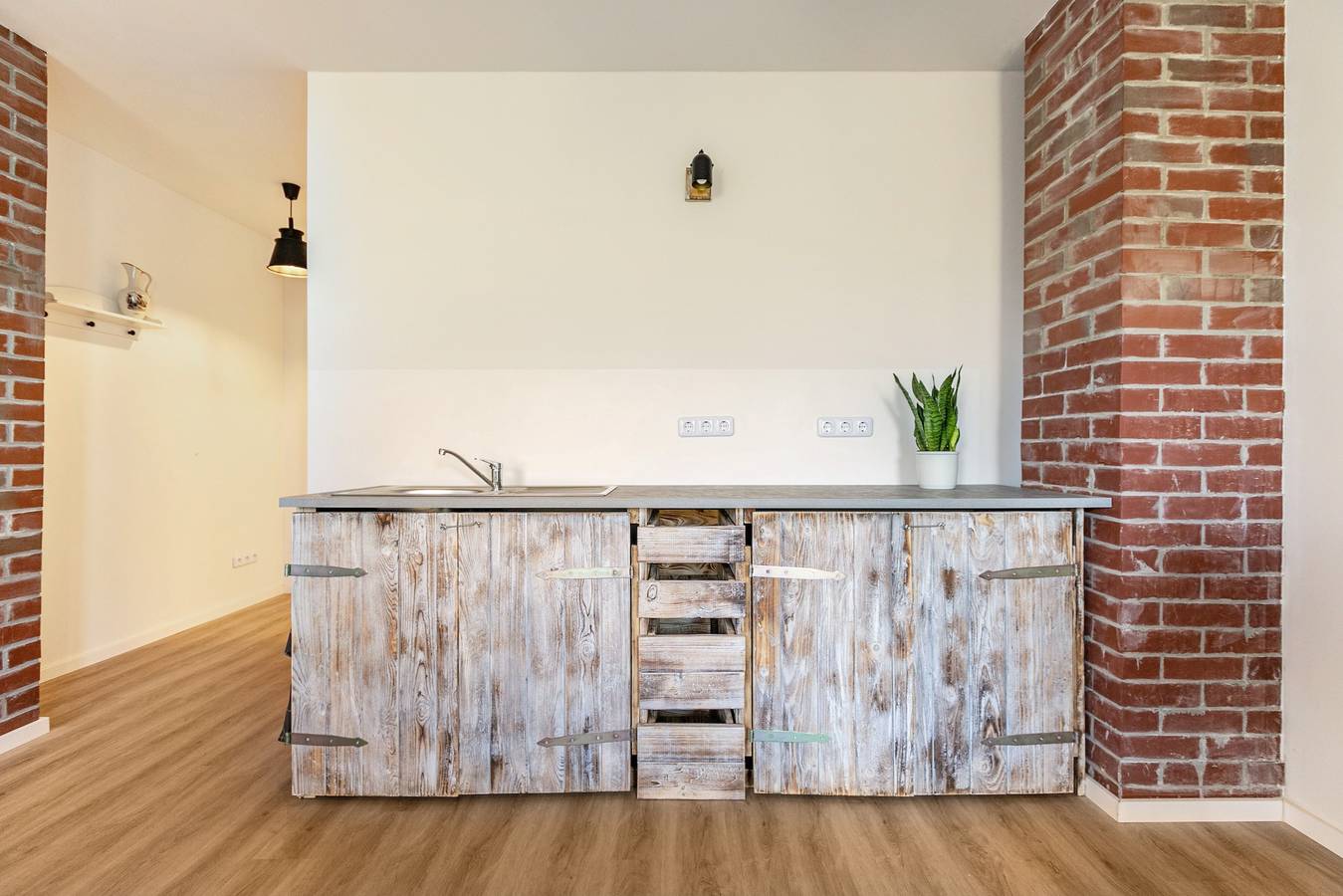Ganzes Studio, Ferienwohnung 'Hühnerhort' mit Gemeinschaftsterrasse, Garten und Wi-Fi in Sankt Annen, Halbinsel Eiderstedt