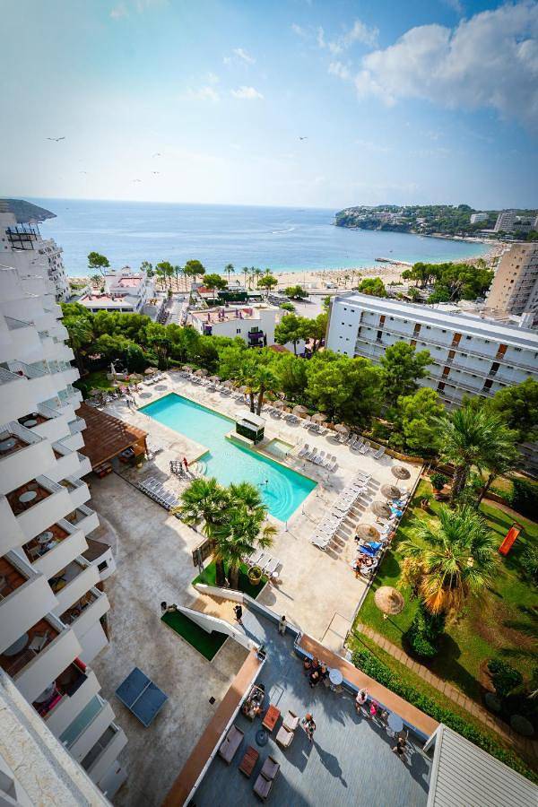 Appart’hôtel pour 4 personnes, avec Balcon et Terrasse ainsi que Jacuzzi et Jardin à Magaluf