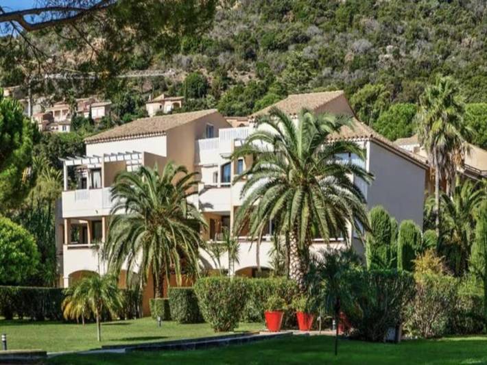 Gîte pour 4 personnes, avec balcon dans Pramousquier - 4