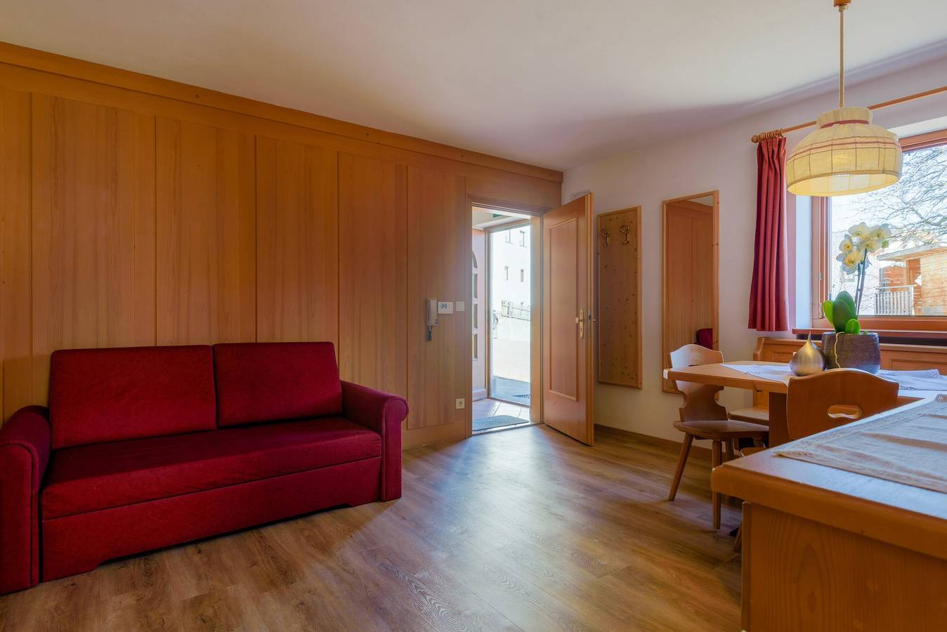 Entire apartment, Cosy Apartment 1 "Zur Sonne" with Mountain View & Garden in Lajen, Dolomiti Superski