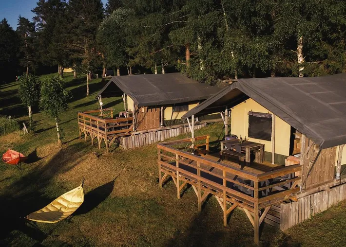 Camping für 6 Personen, mit Garten und Terrasse sowie Ausblick und Pool - 1