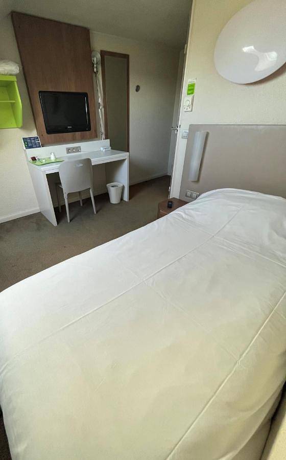New Generation Triple Toom (3 Single Beds) in Loon-Plage, Région de Dunkerque