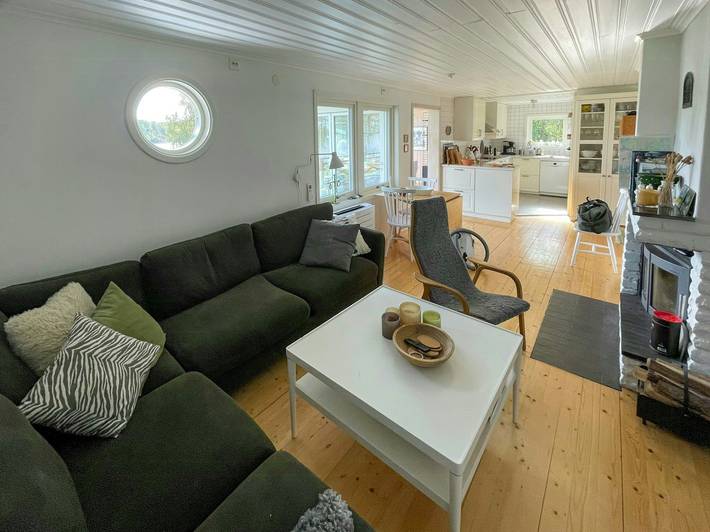 Sjöstuga med egen brygga vid Nömmen in Jönköpings län