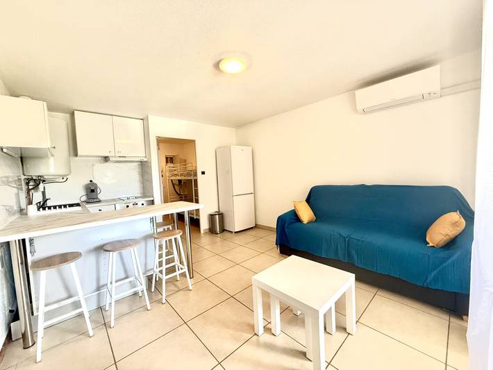 Gîte pour 4 personnes, avec balcon dans Le Brusc - 2