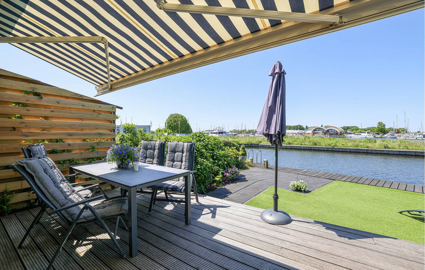 Ferienhaus für 6 Personen mit Ausblick in Lemmer, Ijsselmeer